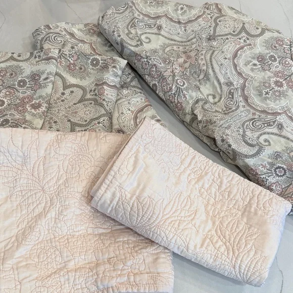 Pottery Barn Paisley Patterned Duvet and shams - Picture 4 of 4